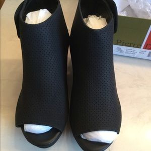 Wedge sandals great for summer!